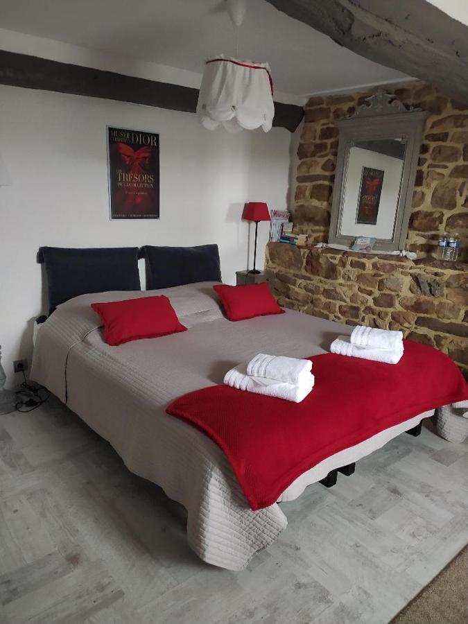 Chambres D'Hotes La Clef Des Champs Montpinchon エクステリア 写真