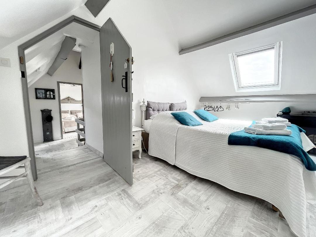 Chambres D'Hotes La Clef Des Champs Montpinchon エクステリア 写真